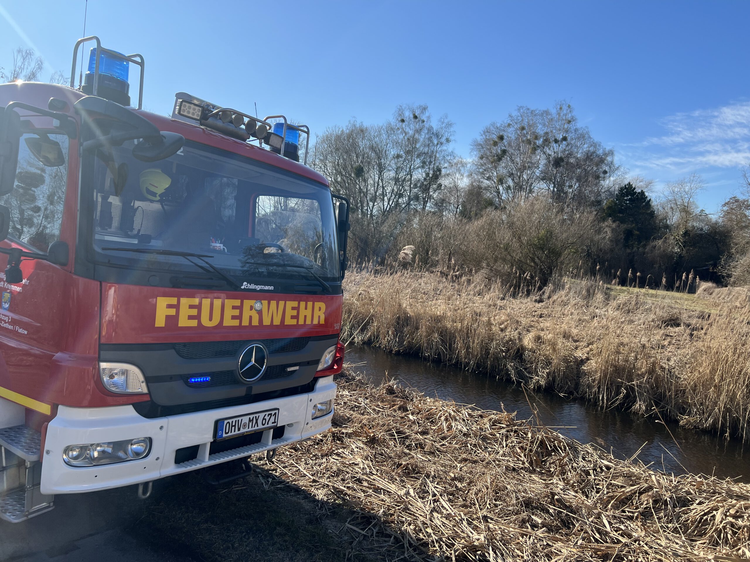 07/2026 H:Person-im-Wasser/Eis